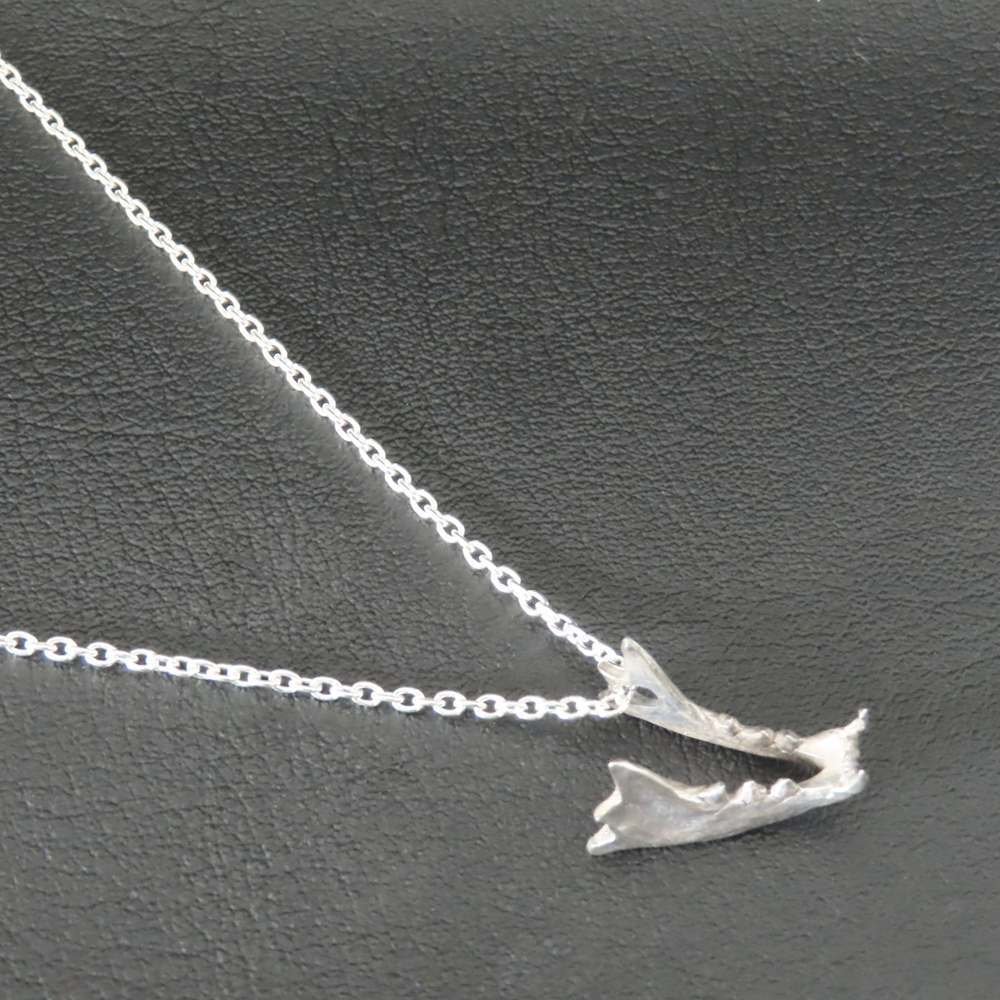 狐の下顎ネックレス シルバー925 【刻印無料】 シラッキカムイ 白狐の