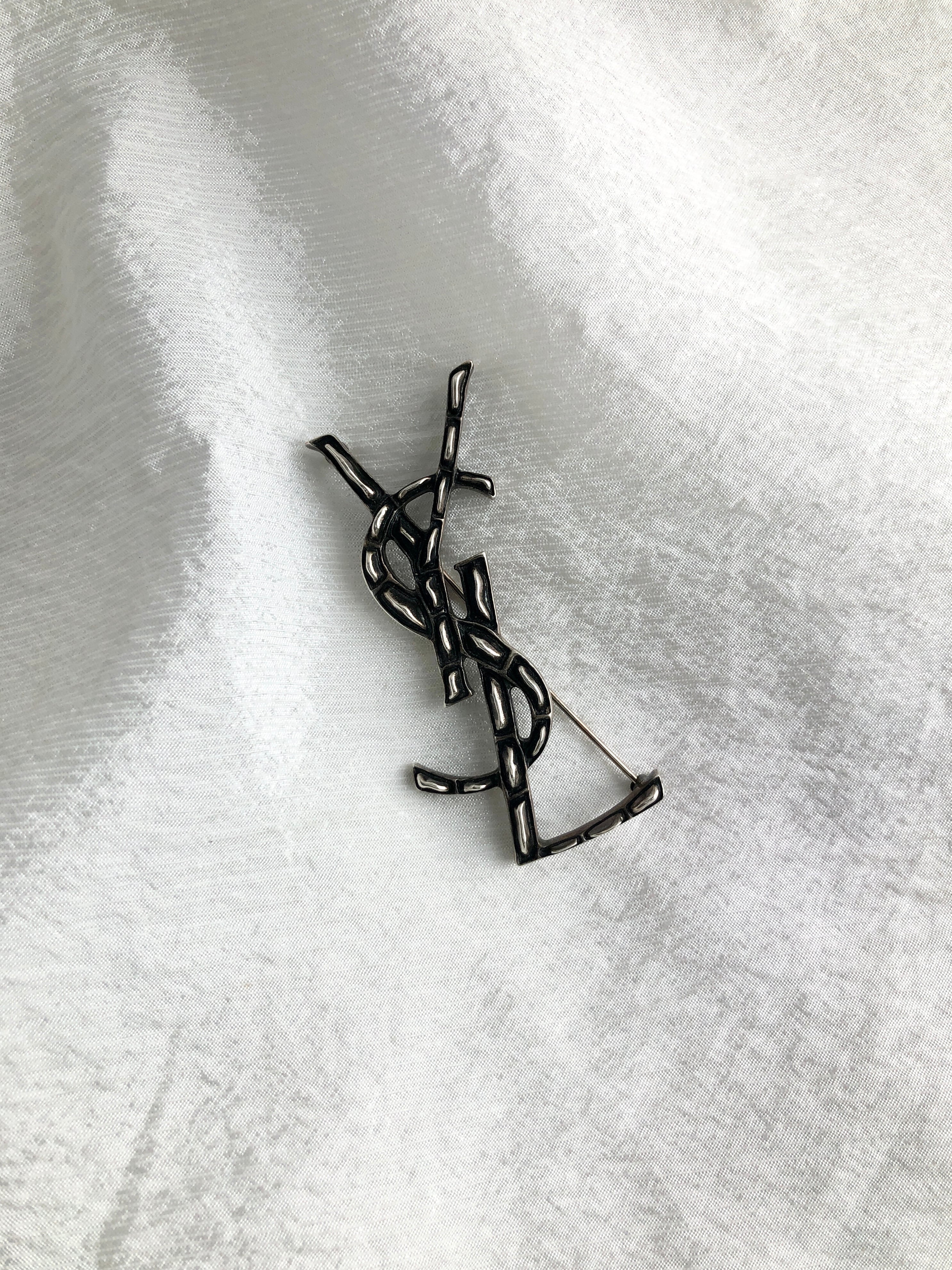 イヴサンローラン YSL ヴィンテージ 果たし クロス ブローチ イヴサンローラン YSL ヴィンテージ 果たし クロス ブローチ