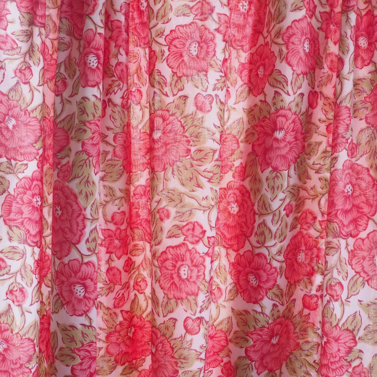 ブロックプリント生地【50cm単位】インド綿 ローズ柄 白×ピンク #25910-PK1