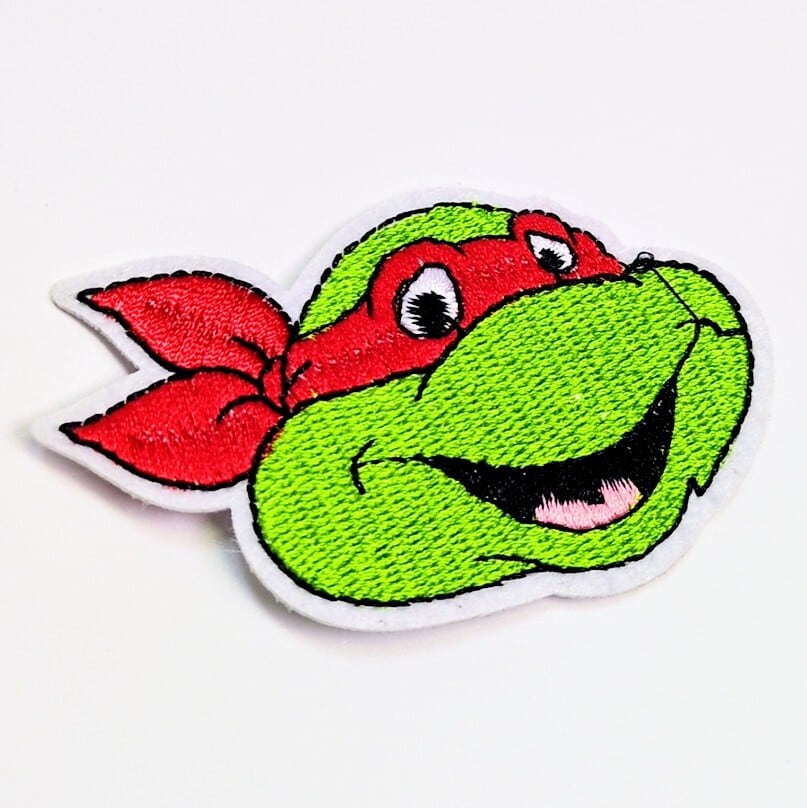 送料無料！ ★刺繍アイロンワッペン★【 Teenage Mutant Ninja Turtles ( ティーンエイジ ミュータント ニンジャタートルズ )  ラファエロ 赤  】 〚アメリカン雑貨 アメトイ〛