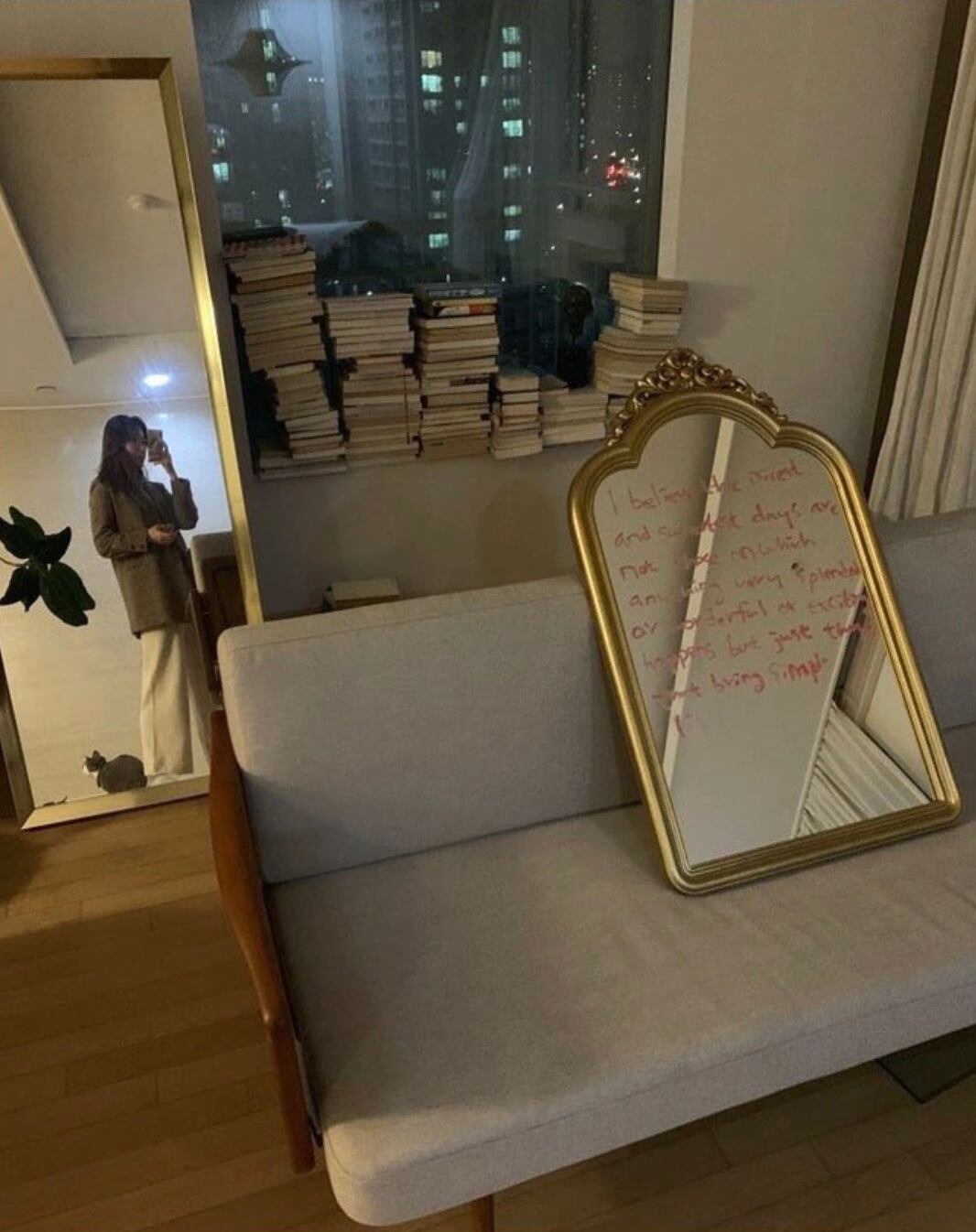 french wall mirror / フレンチ ウォール ミラー アンティーク調 ゴールド 壁掛け 鏡 韓国 北欧 インテリア 雑貨 | tokki maeul (トッキマウル) / 韓国雑貨通販サイト