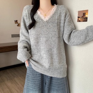 【送料無料】 トップス セーター 2色 ゆったり 長袖 Vネック Aライン フレア プルオーバー キラキラ ビジュー リブニット レース 装飾 30代 40代 女性用 レディース ママ ロング丈 厚手生地 あったか 温かい 無地 かわいい 大人可愛い 大人女子 こなれ感 シンプル カジュアル 大人 上品 おしゃれ お洒落 ラフ デート お出かけ お茶会 女子会 休日 授業参観 冬 着回し カラバリ デイリーユース 普段使い ファッション コーデ スタイル 楽ちん 定番アイテム 着痩せ 垢抜け