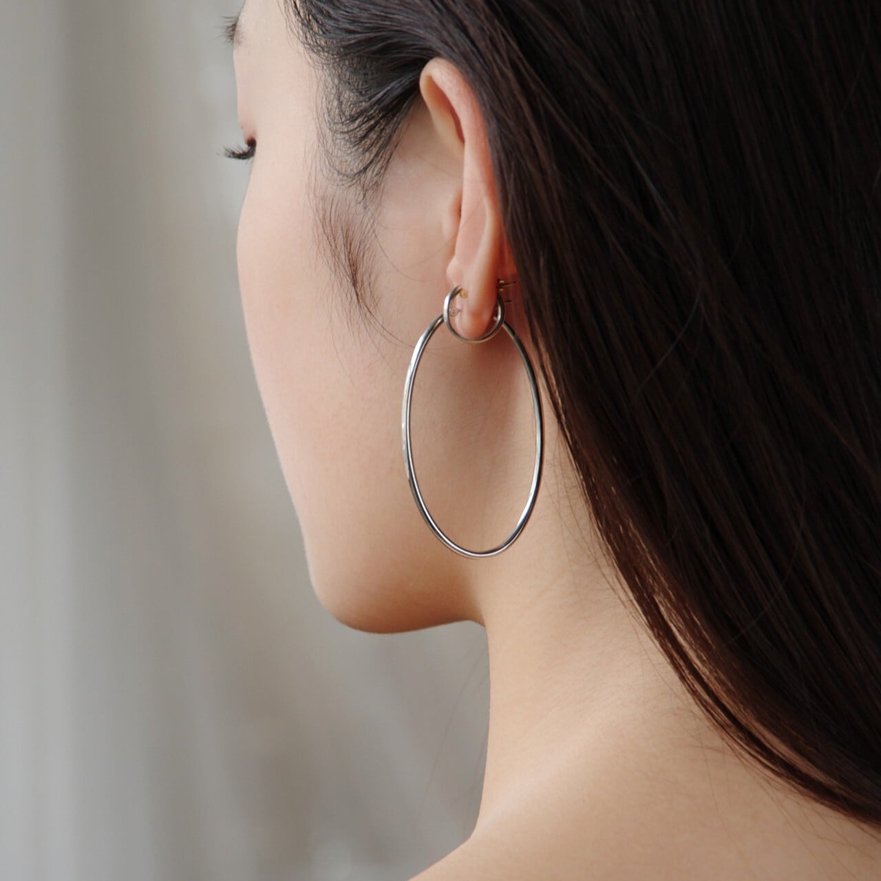 K18イエローゴールド/プラチナ 直径13mm コンビネーションフープピアス