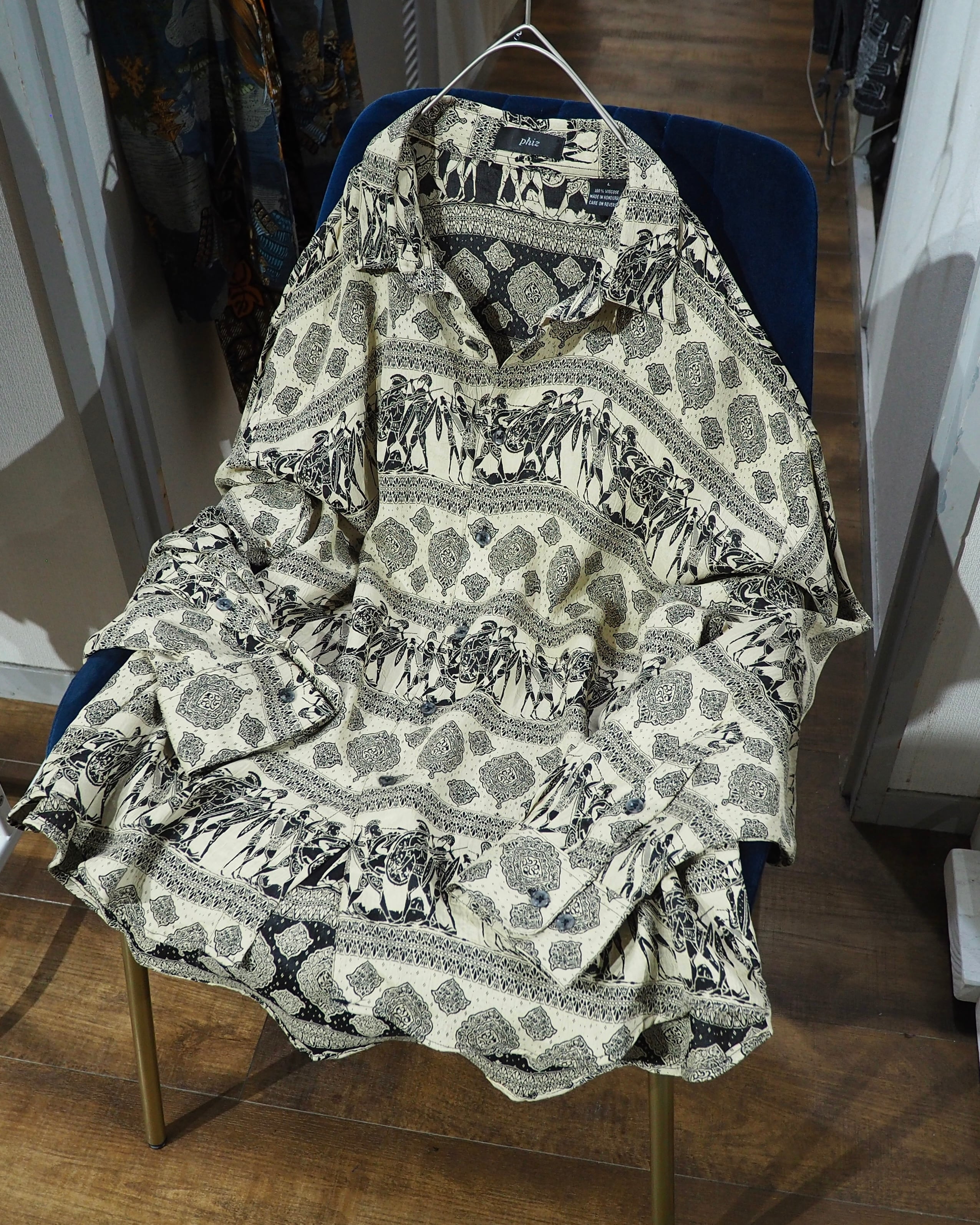 1990s " GOOUCH- Phiz " Soldier × Geometric pattern Embossed vintage Drape loose shirt