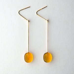 “UNKEI” Amber hook earrings