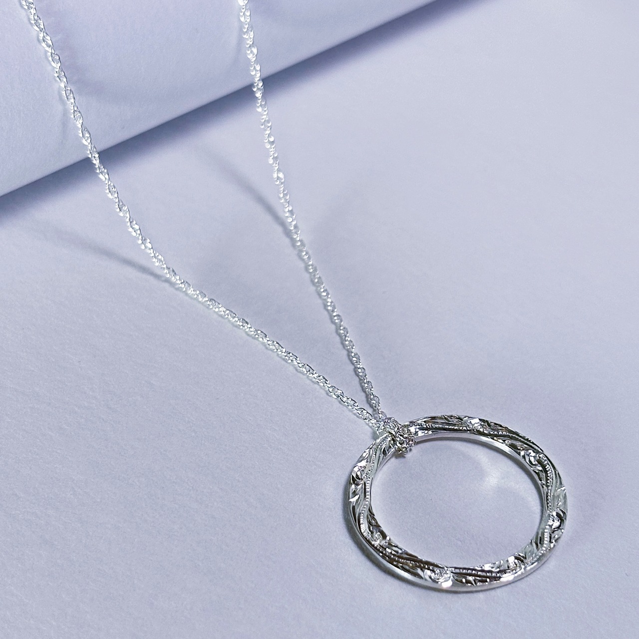 Minimal Circle Necklace