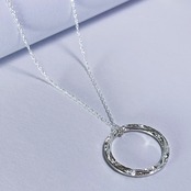Minimal Circle Necklace