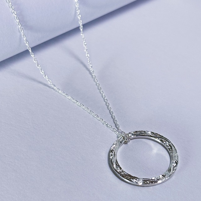 Minimal Circle Necklace