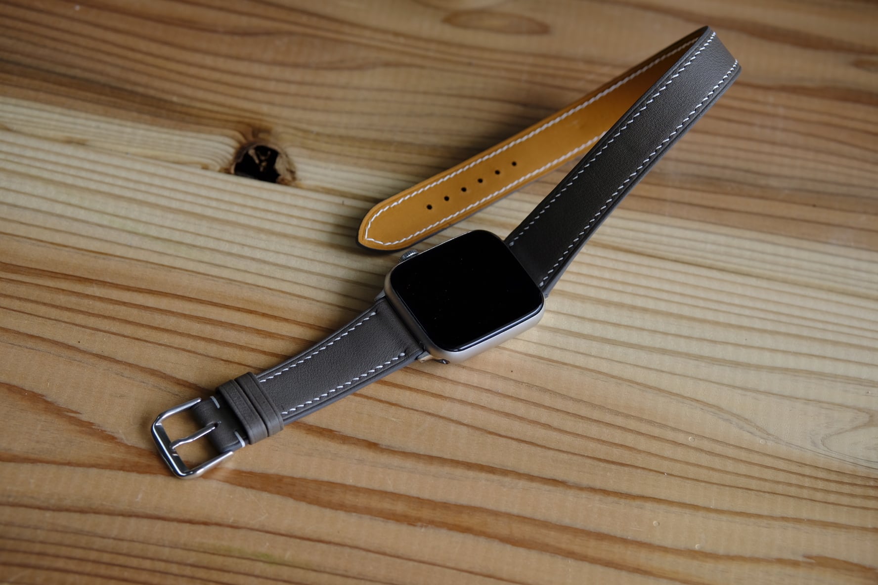 【送料無料】高級革使用のApple Watchベルト　2重巻きタイプ　時計ベルト エタン色　スイフト | GRACE TOKYO powered by  BASE