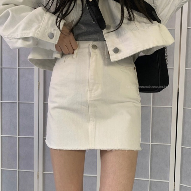 セットアップ 2ピース デニム ジャケット フーディ ショート丈 長袖 スカート ミニ丈 カジュアル セレブ ホワイト シンプル おしゃれ かわいい 韓国 韓国ファッション オルチャン オルチャンファッション P1179 Korean Select 韓国ファッション オルチャンファッション