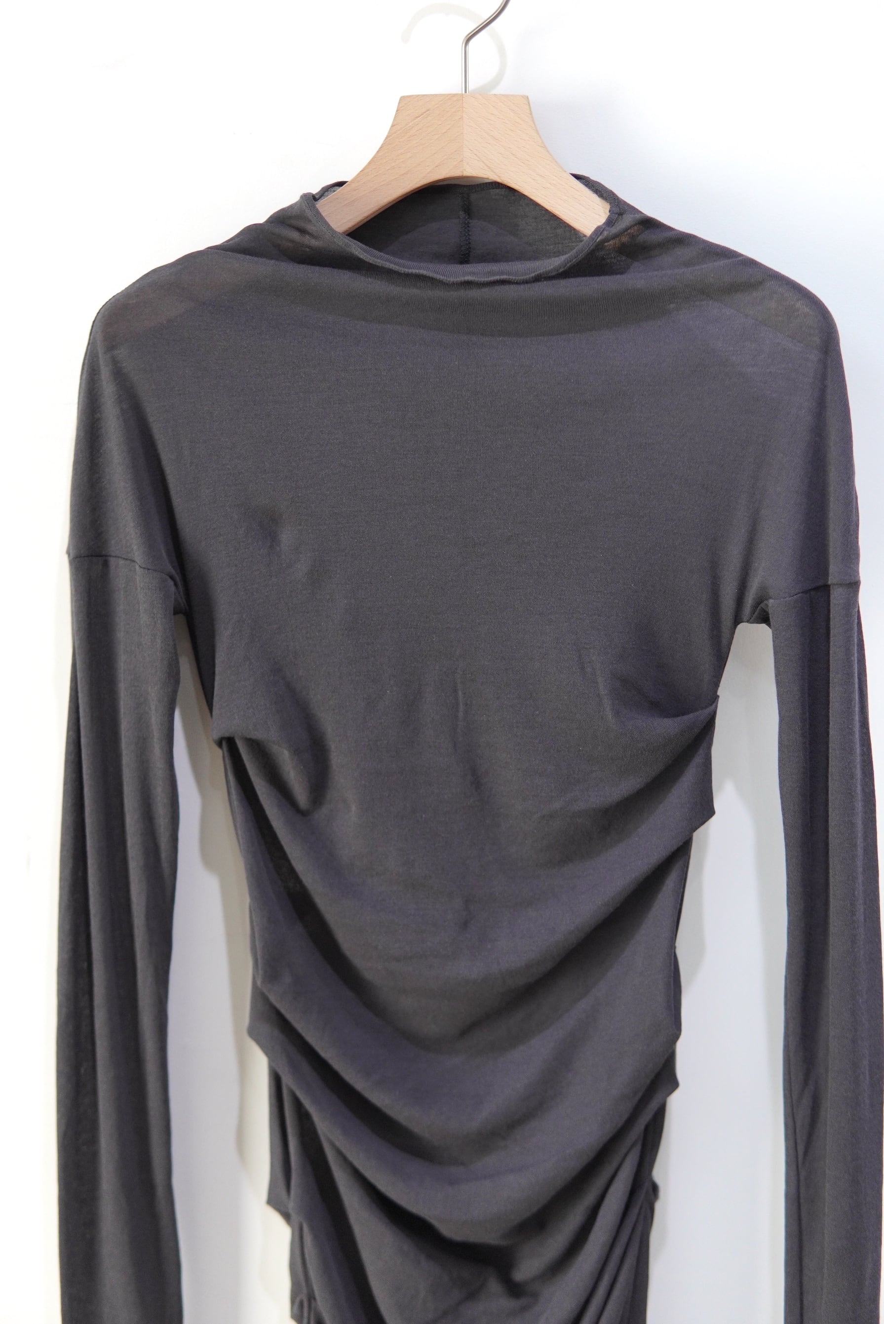 little suzie / Sheer Fries Side Tuck Top / Charcoal | POETRY