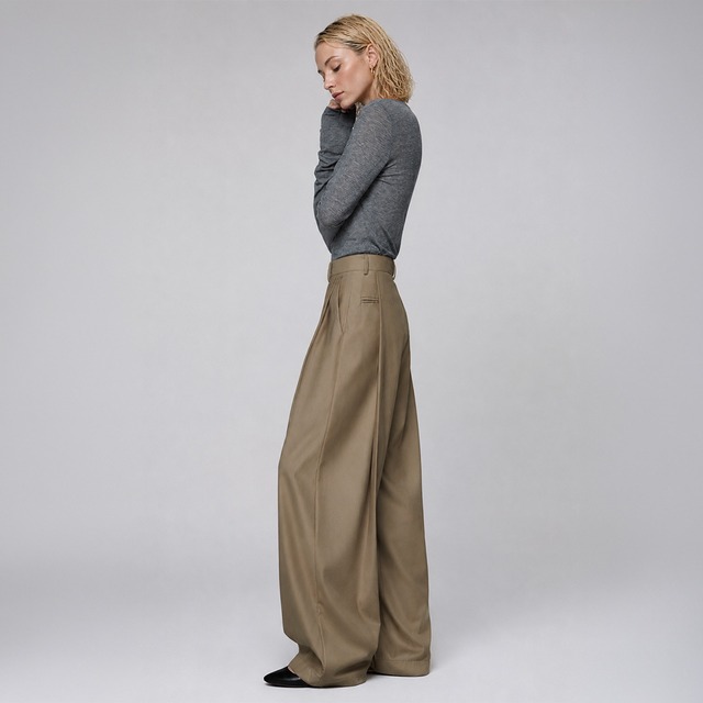 Wide leg tuck trousers A00078