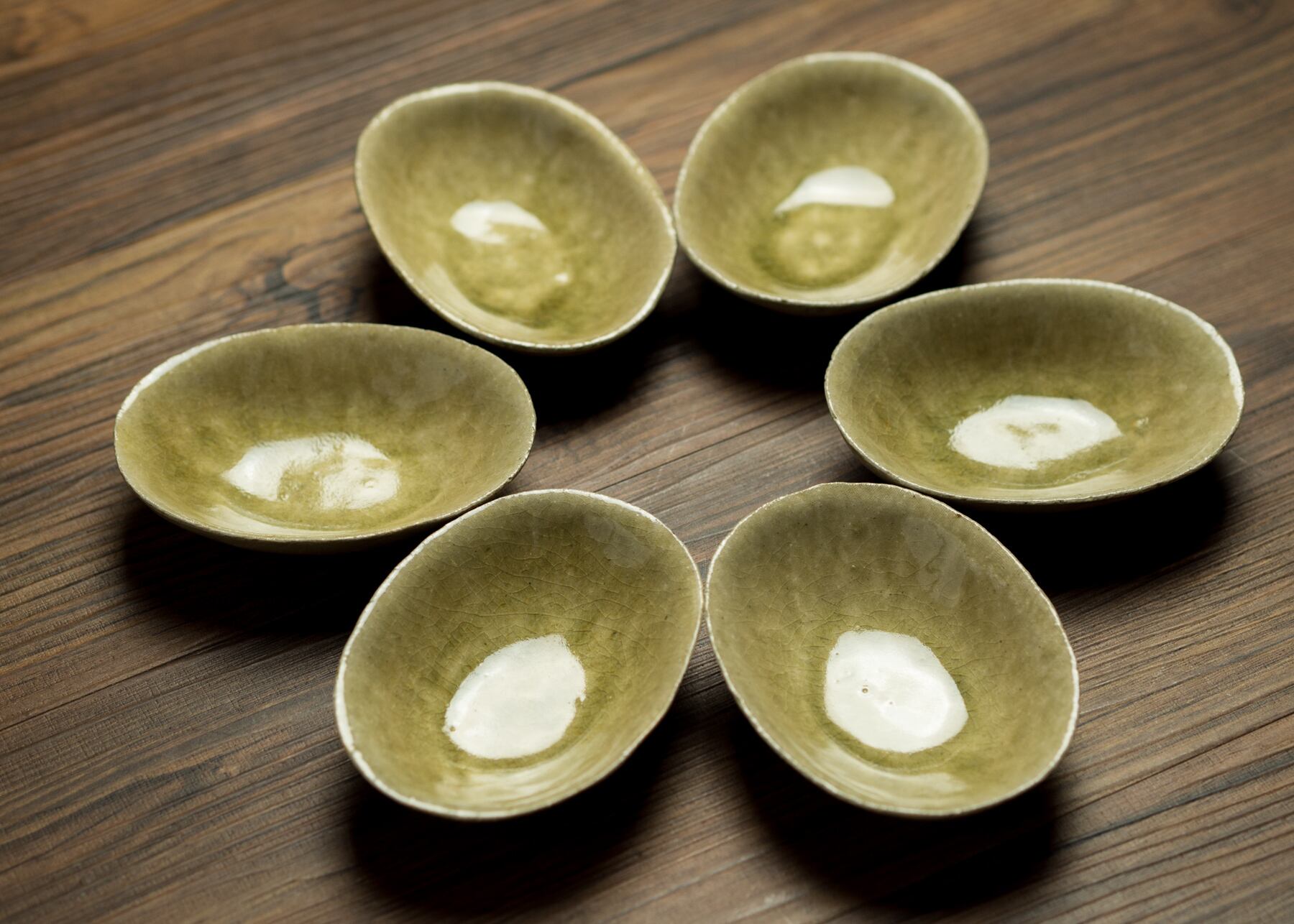 灰釉 楕円小鉢 豆皿・小皿／阿部 恵理 | 手作りの器・食器のセレクト