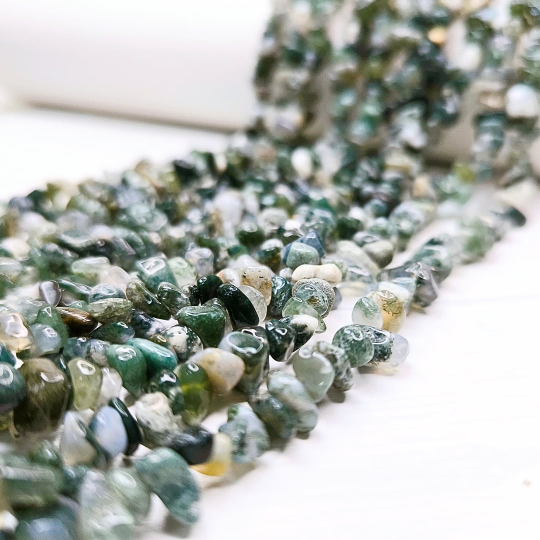 〈ロング1連〉モスアゲート 苔瑪瑙 さざれビーズ 78~80cm 天然石 チップ ミニタンブル