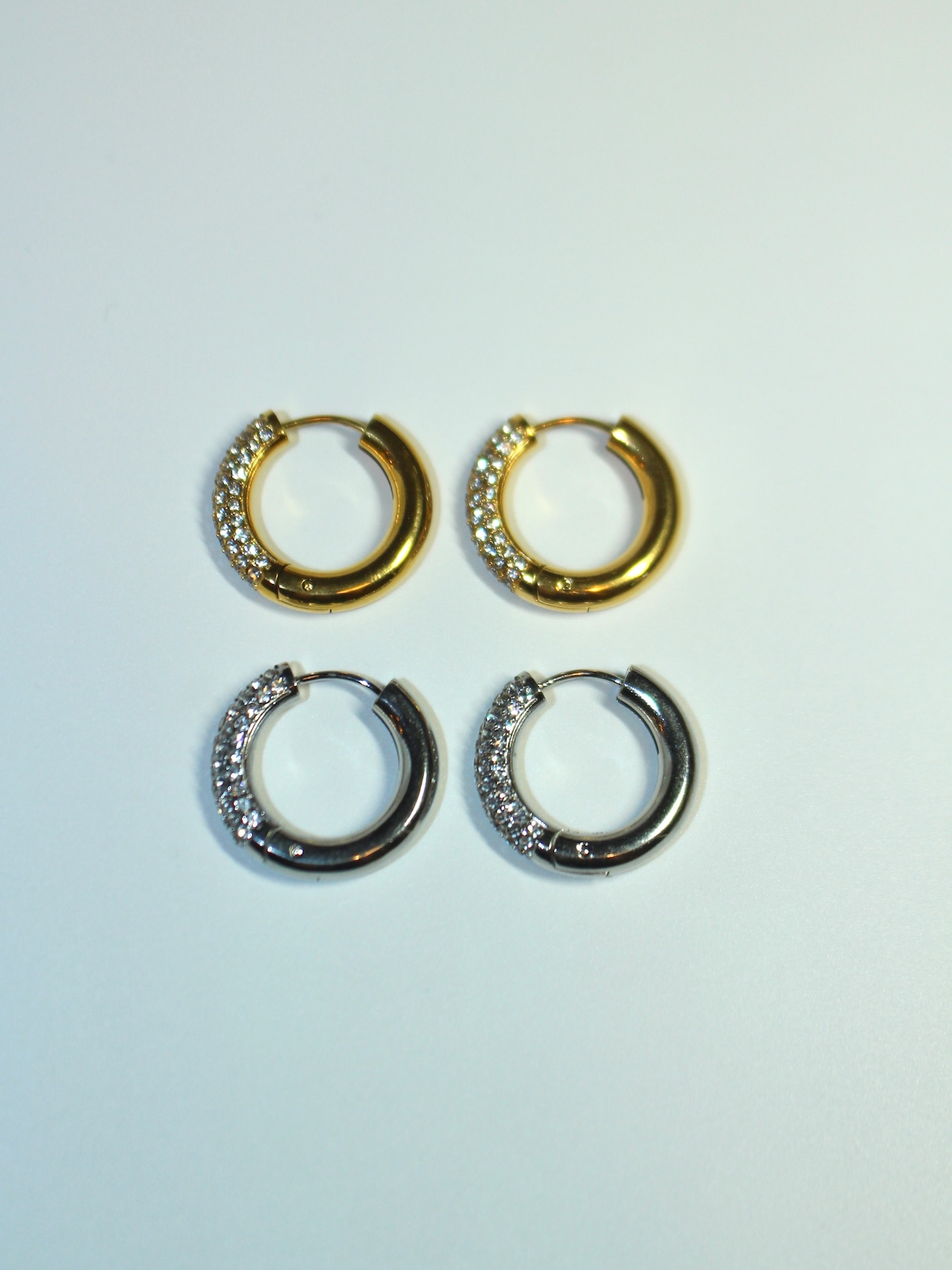 Round sparkle pierce