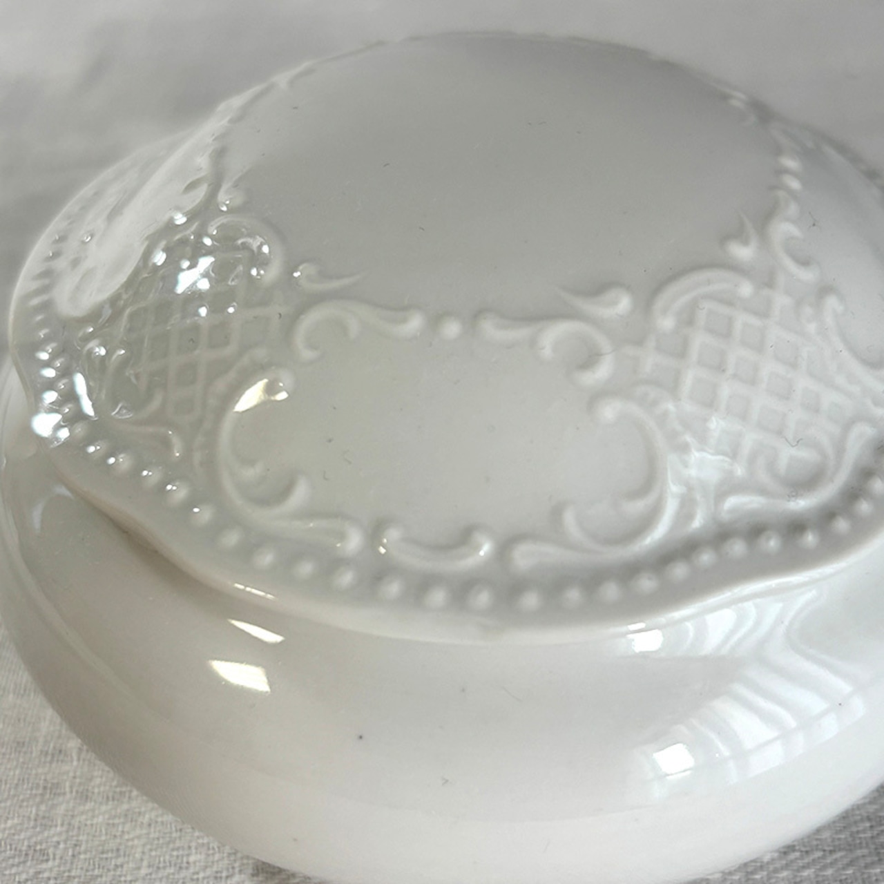 ボンボニエール　Veritable Porcelaine 白磁　白無地　陶器小物入れ　Limoges 12OTdp3