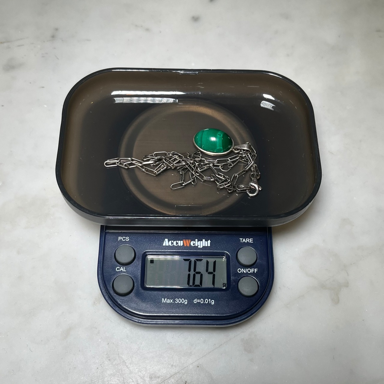 silver pendant necklace set with malachite