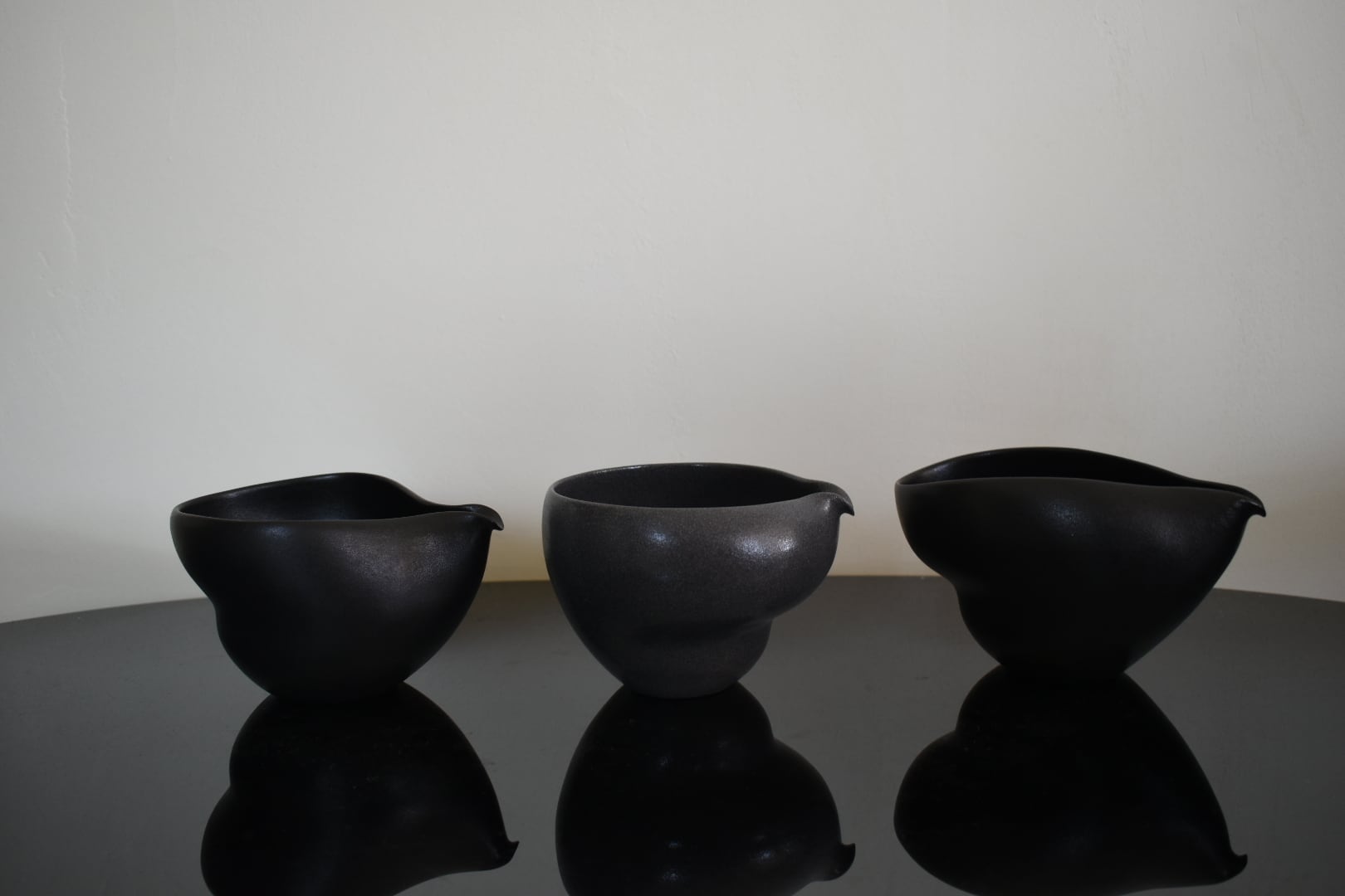 山下寛兼 HirokaneYamashita 炭化黒・グレー片口