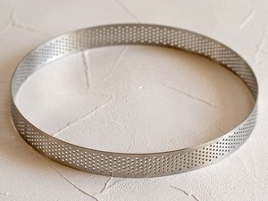 【在庫のみ】cotta ケーキ型 穴あきタルトリング 180