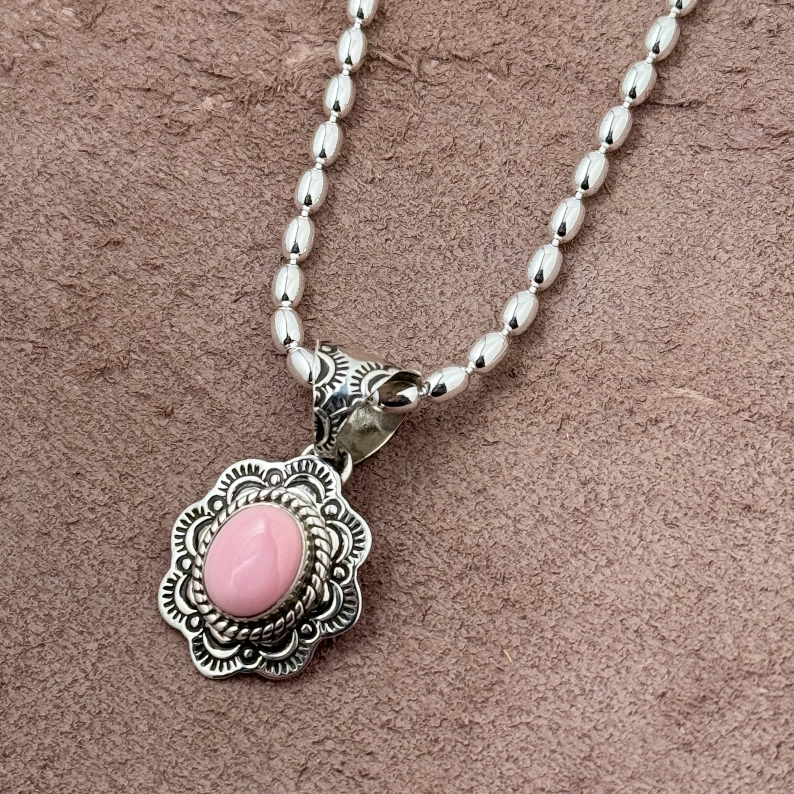 Indian Jewelry 》オーバル コンク シェル ペンダント | 【公式通販