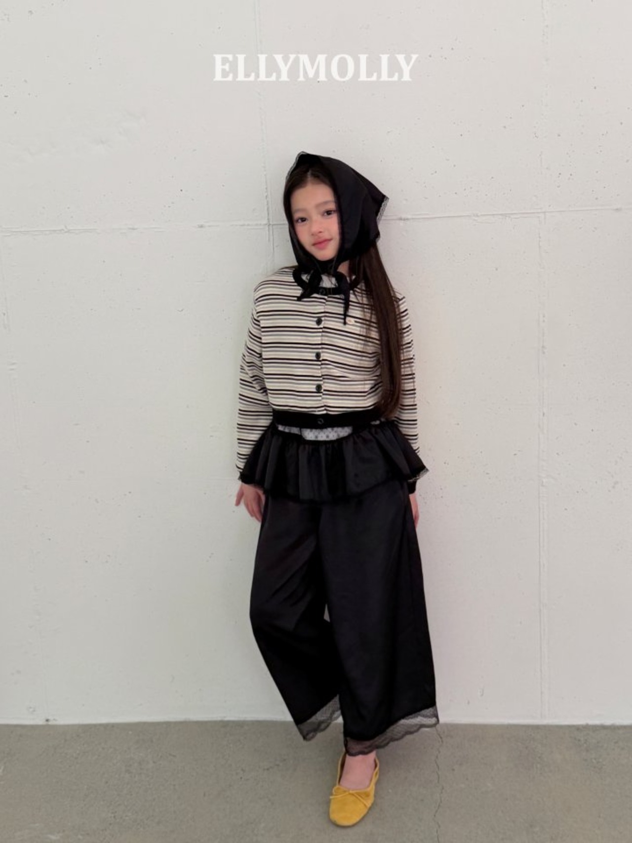 [ELLYMOLLY] Swing Silhouette Muffler / [엘리몰리] 스윙실루엣머플러