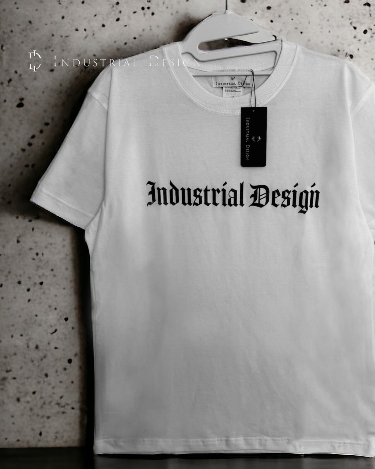 ID Black Letter Tシャツ (white) | 【 I DESIGN】アイ・デザイン公式