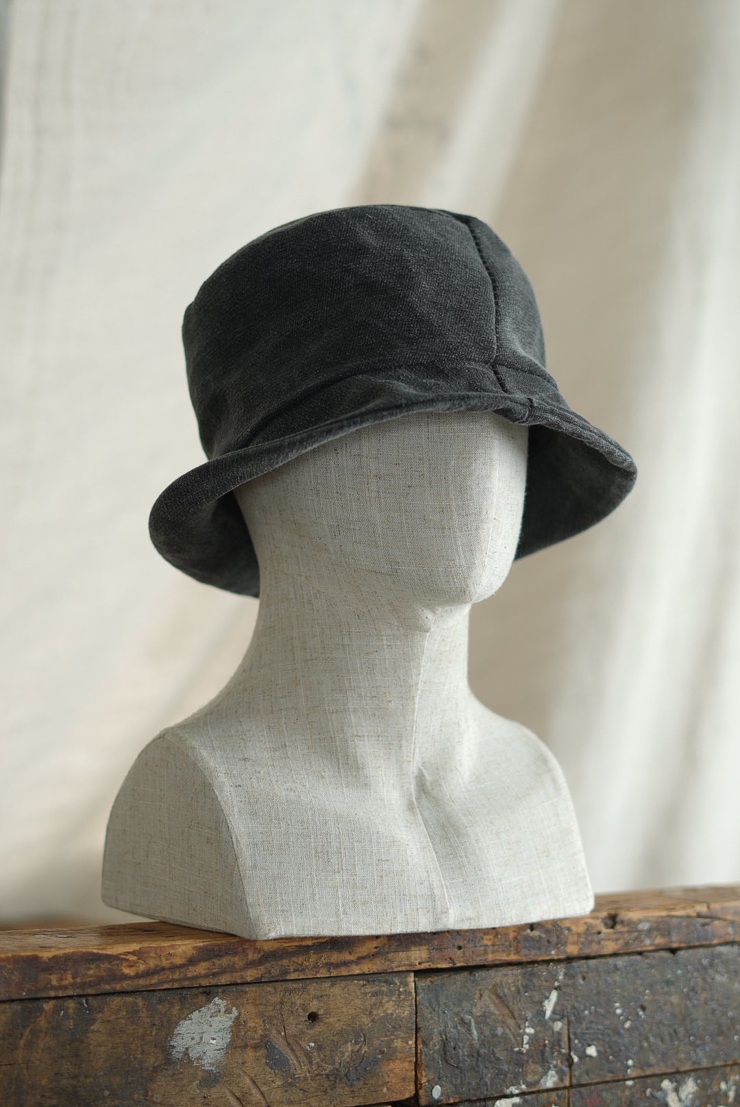 FORME D'EXPRESSION - DERBY HAT / CARBON