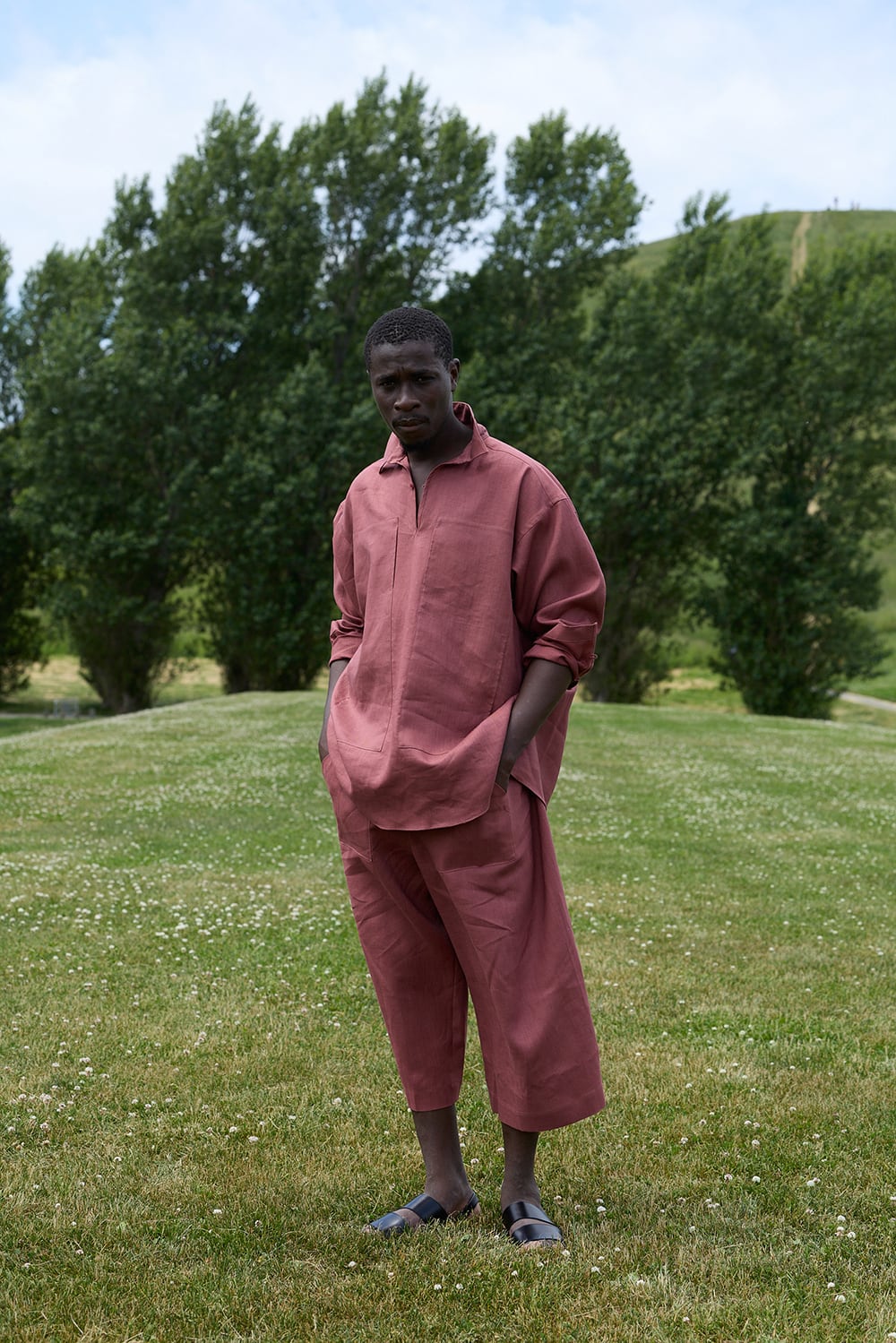 POSTELEGANT “ Linen Gathered Pull-Over Shirt ( Dark Red )” | H.inch