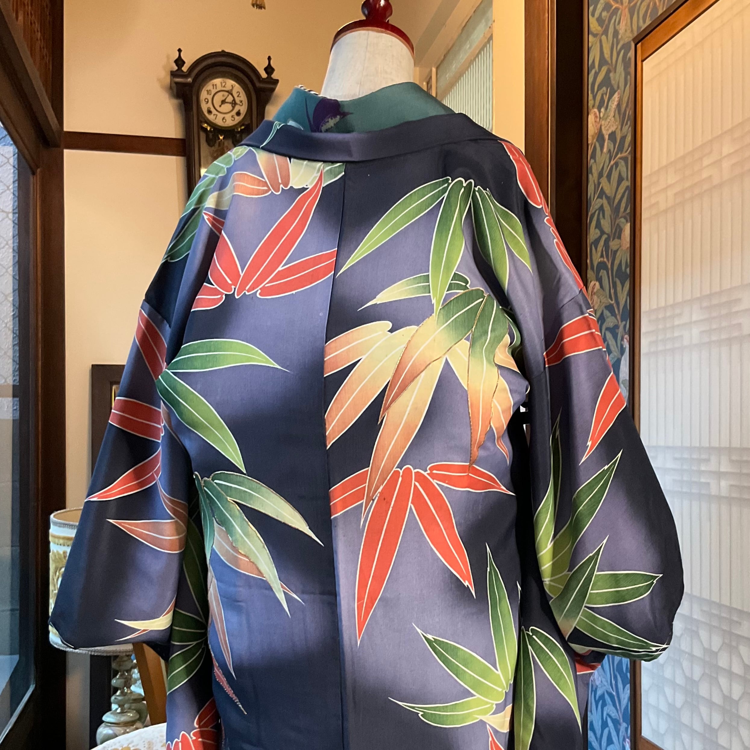 夜明けの彩り笹＊暈し 墨黒 炭黒 灰色 グレー 大柄 オレンジ 刺繍
