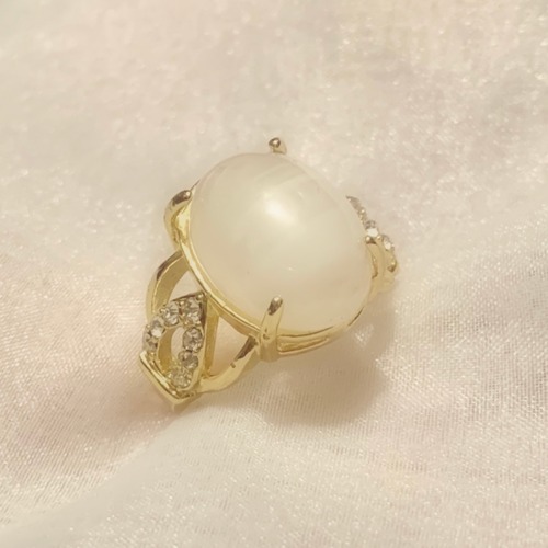 vintage ring -snow-