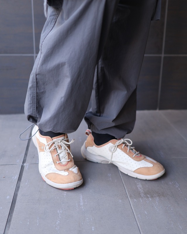 leather sneaker