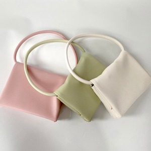 フェイクレザーショルダーバッグ　A2322