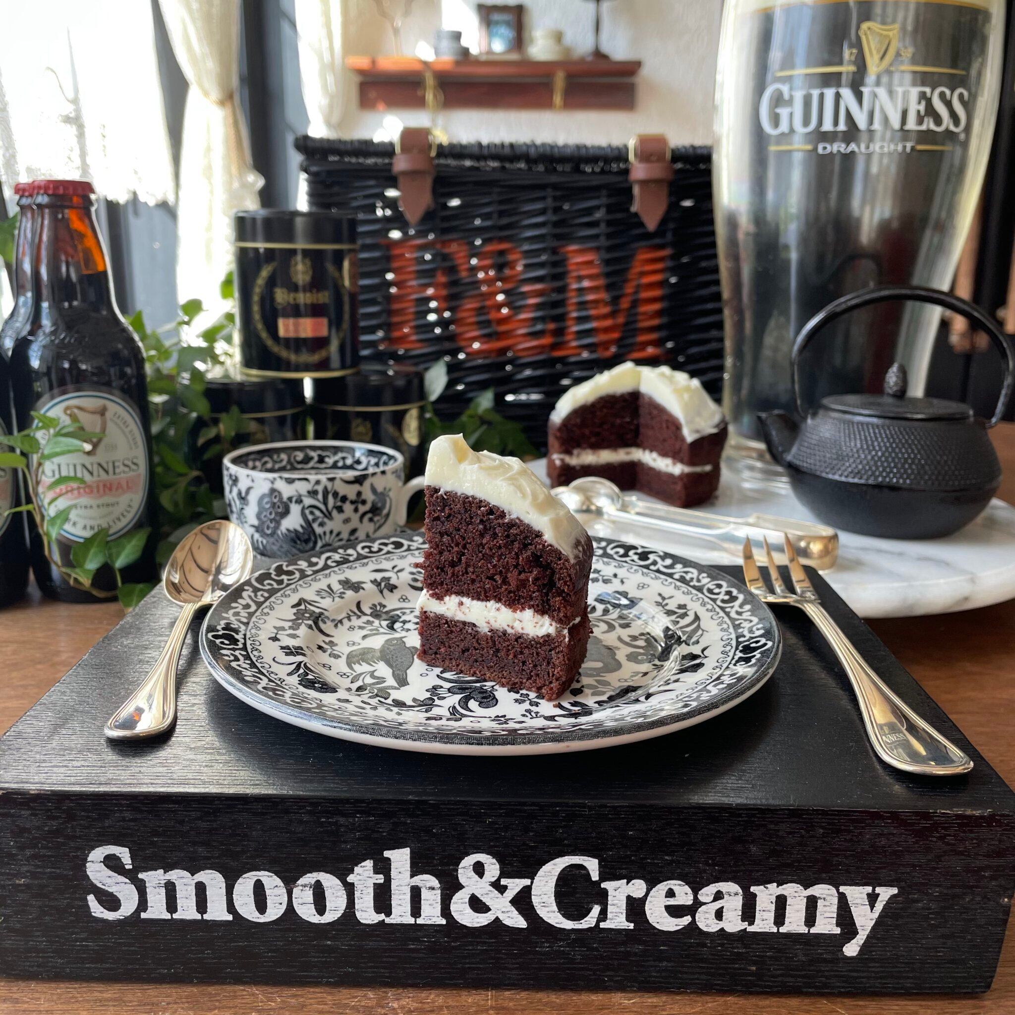 ギネスチョコレートブラーニー城ケーキ、アイリッシュコーヒーグレーズ添えのレシピ