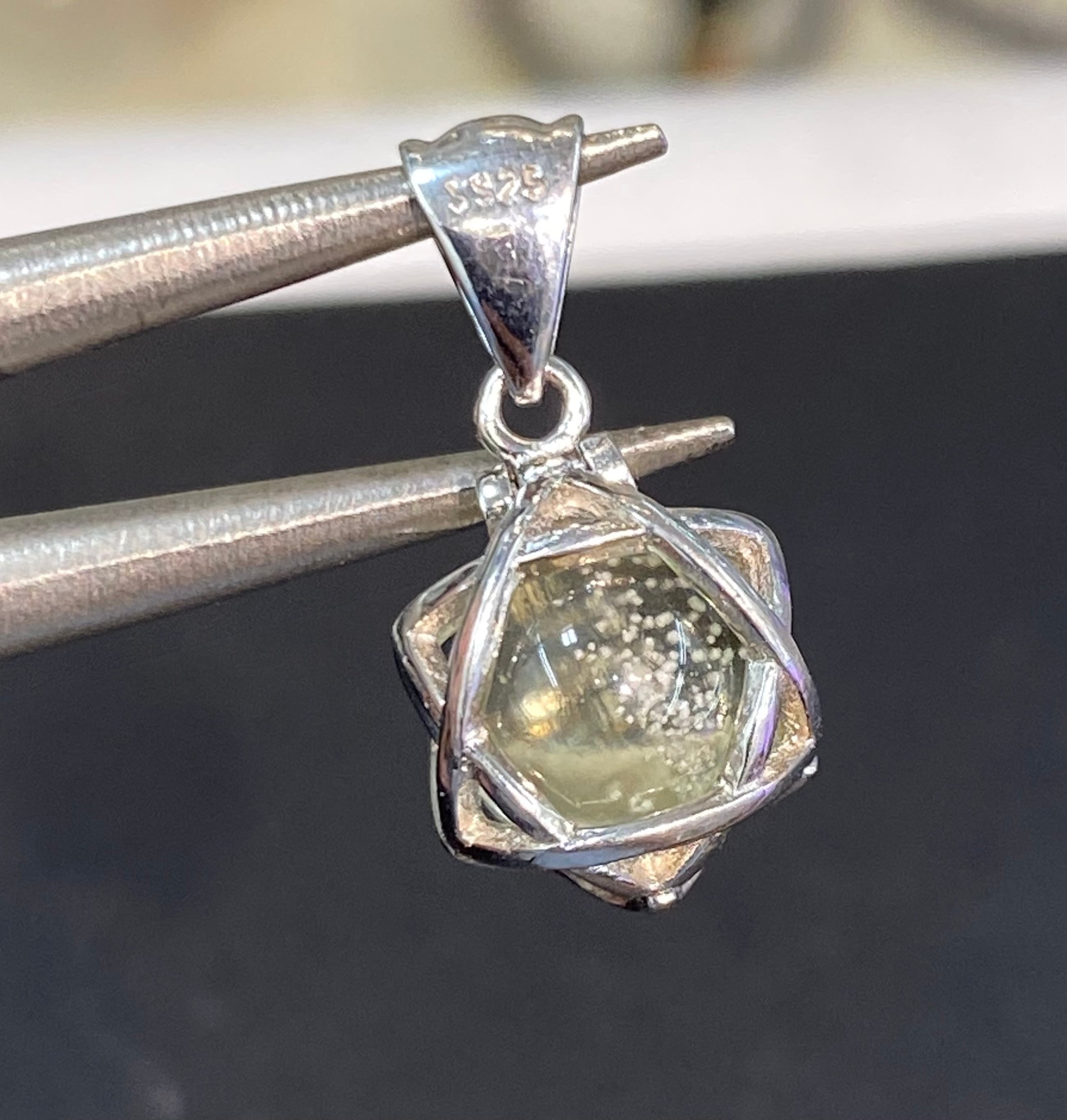 モルダバイト•リビアングラス•隕石 | 水晶・天然石アクセサリーのお店