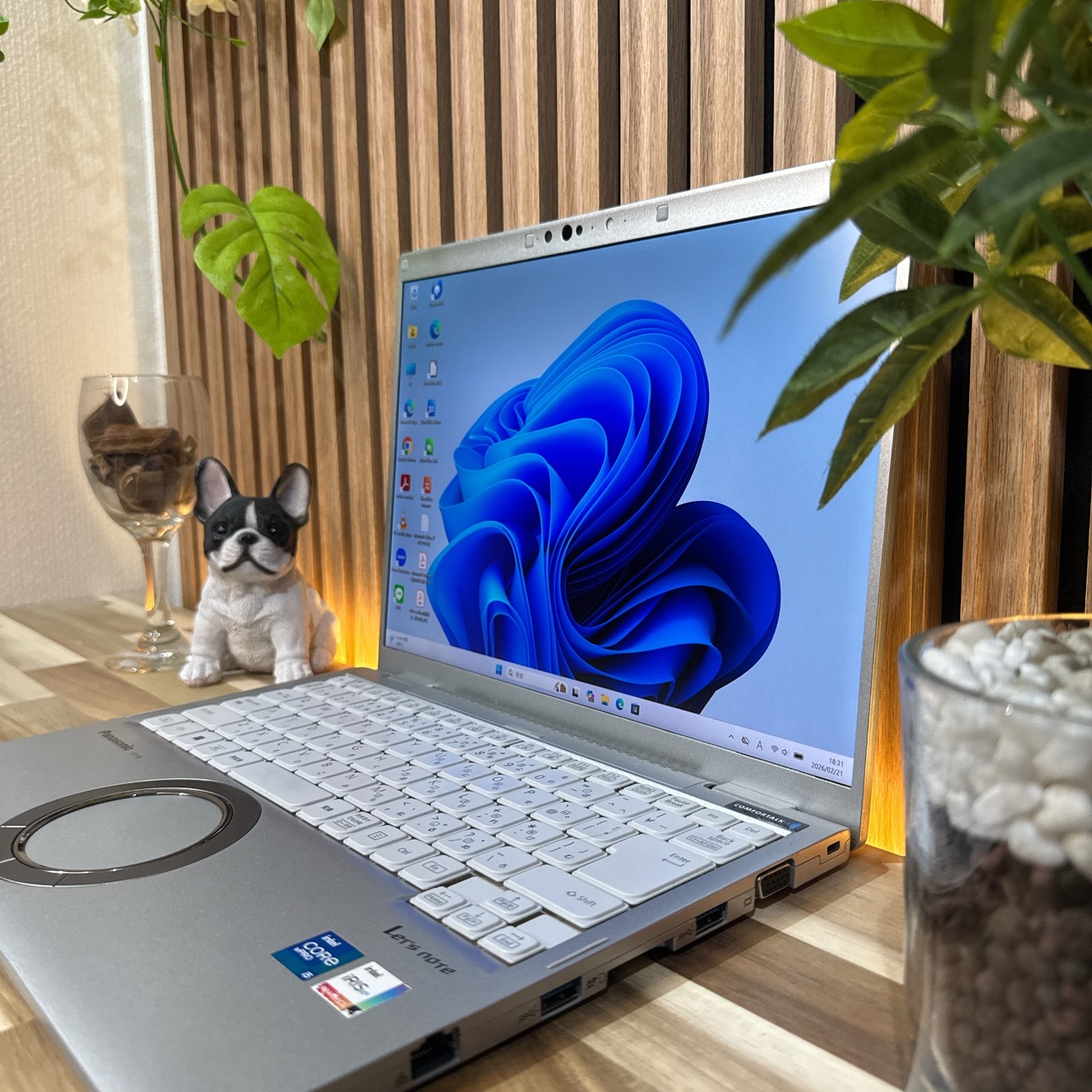 \ 公式ショップ限定価格❣️/ 2K高画質《ハイスペック》Let’s note FV1 メモリ16GB SSD256GB 超軽量 第11世代 ノートパソコン 安心サポート&3ヶ月保証付き