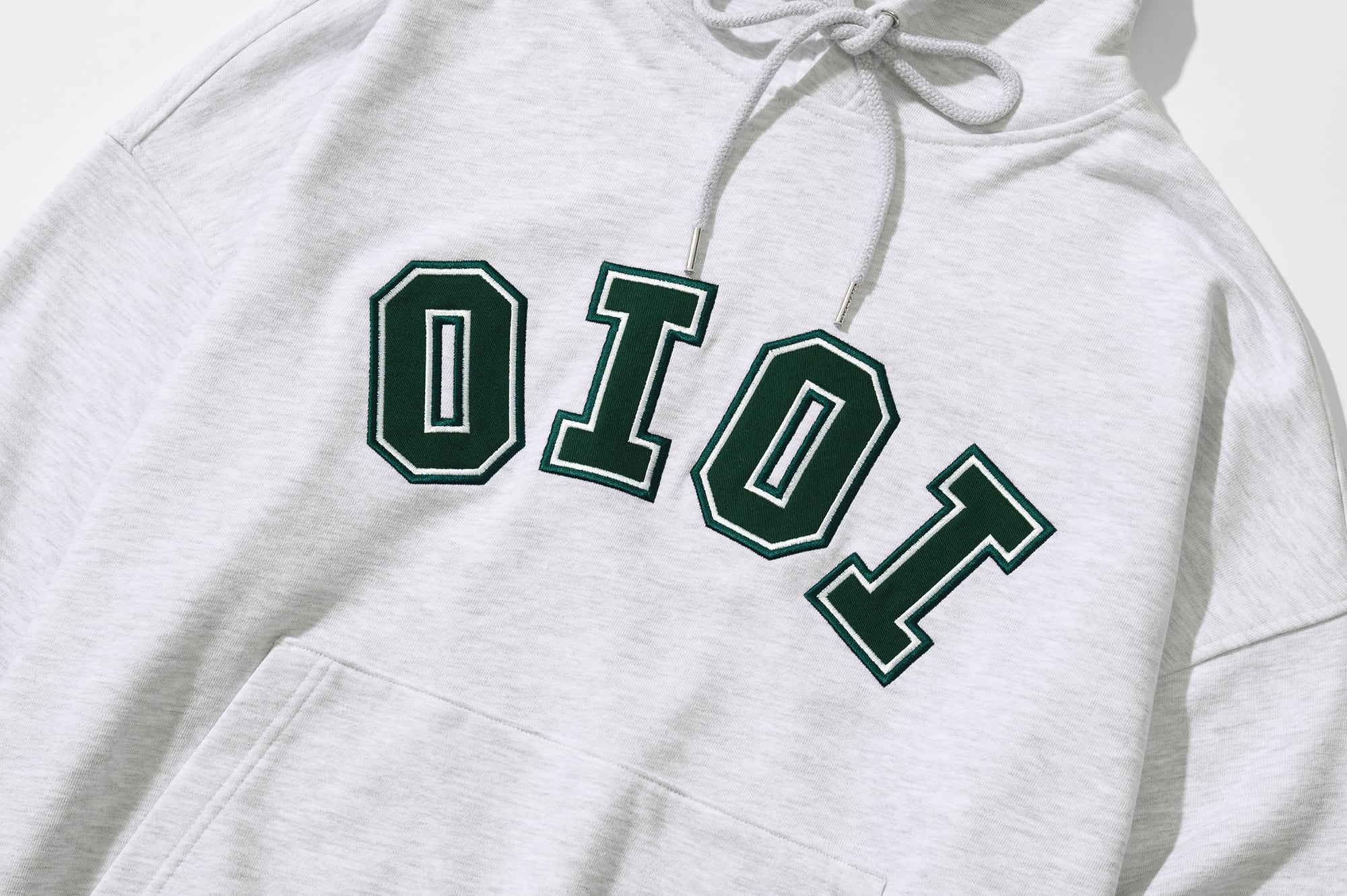 OiOi [BLACK PINK ロゼ 着用] SIGNATURE_HOODIE_LIGHT-GREY | jenesis