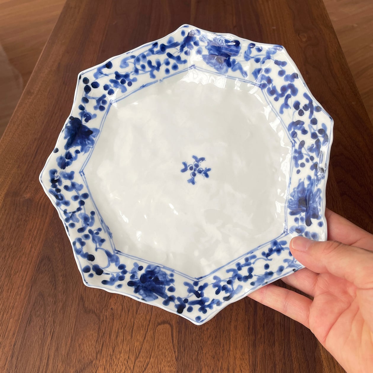 松尾貞一郎 ｜ 八角ワンプレート（約23㎝）渕唐草見込み十文字 ｜ 貞