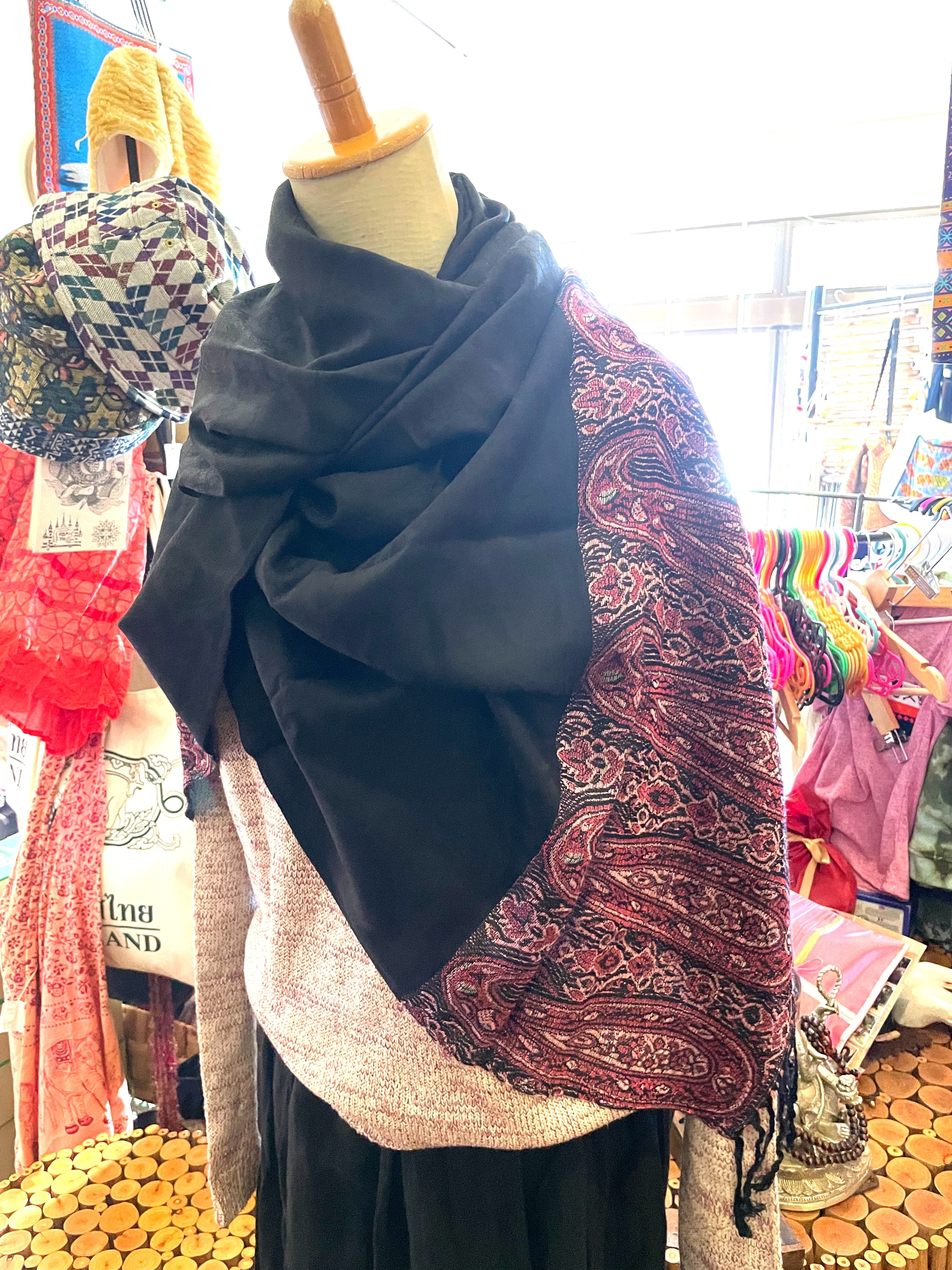 ストール 大判ストール 上品 柔らかい 光沢 リバーシブル リバーシブルストール 春 夏 秋 冬 マフラー アジアンストール 柄 エスニックファッション アフリカン エスニック パーティー プレゼント アジアン アジアン柄 ブラック * アジアン雑貨 No.18