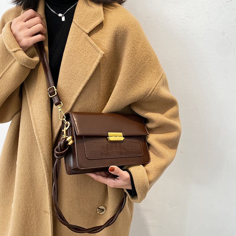 スタンダードレッドオータムウィンタースタイルシングル レトロ 秋物 冬物 スクウェア メッセンジャーバッグ Tiancai_Wing_Bag78458279455