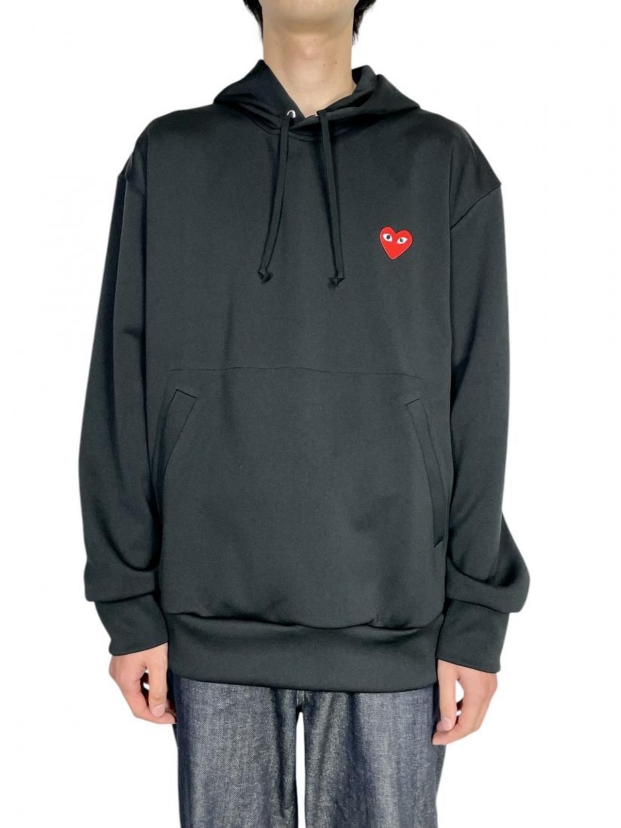 【PLAY COMME des GARCONS】T174(メンズ) エステルスムースプルオーバーフーディ(赤エンブレム)