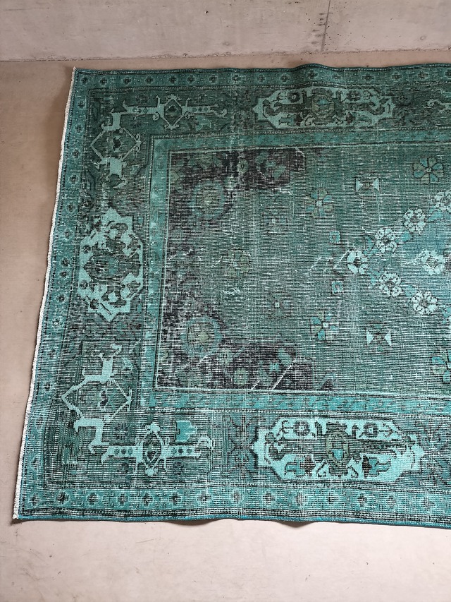 Turkish overdye rug 263✕132cm No.387