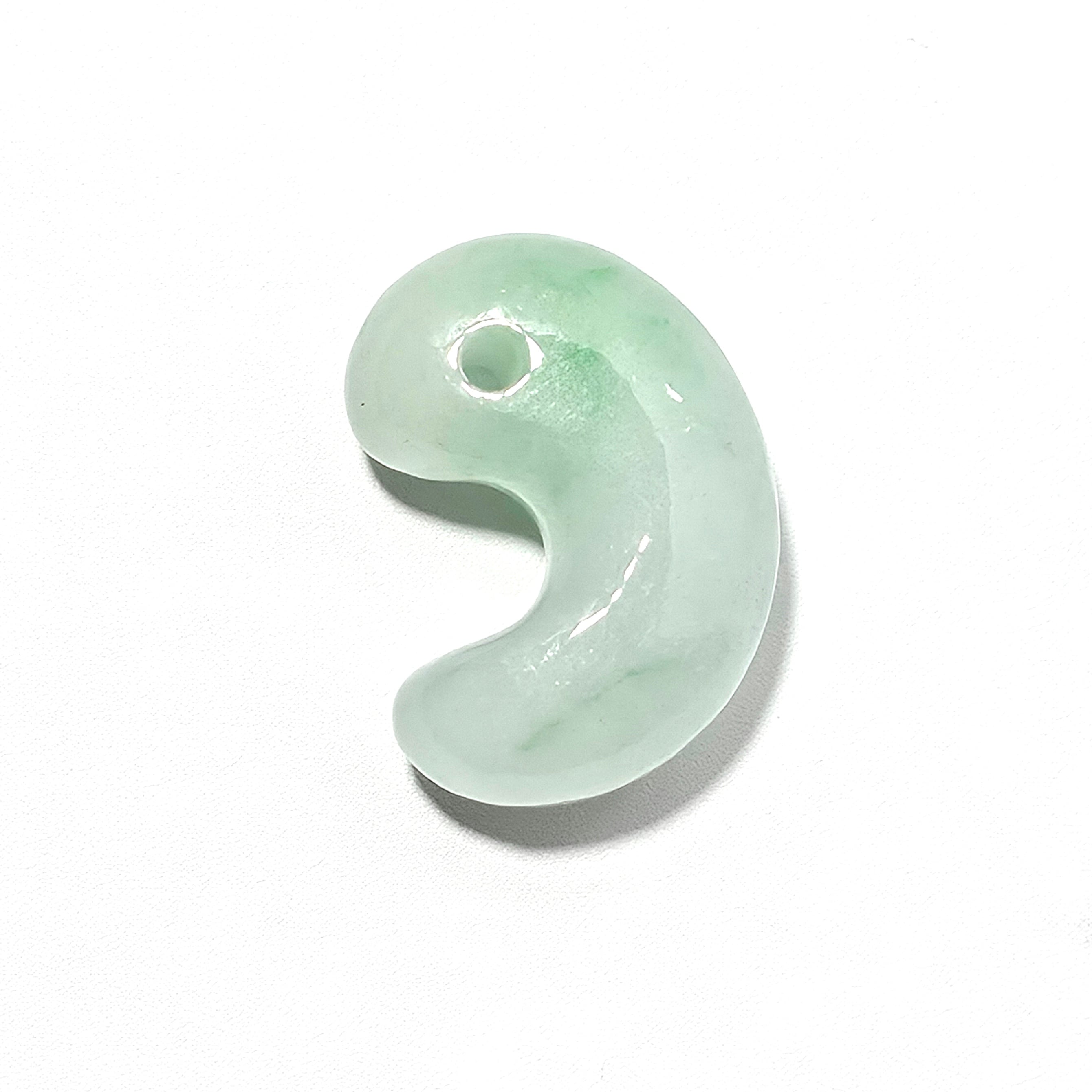勾玉 | 糸魚川翡翠工芸家 赤羽可行BASE