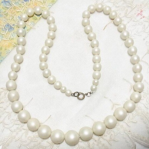 パール風ビーズのネックレス　 アクセサリー卸値以下でセール　K1845N