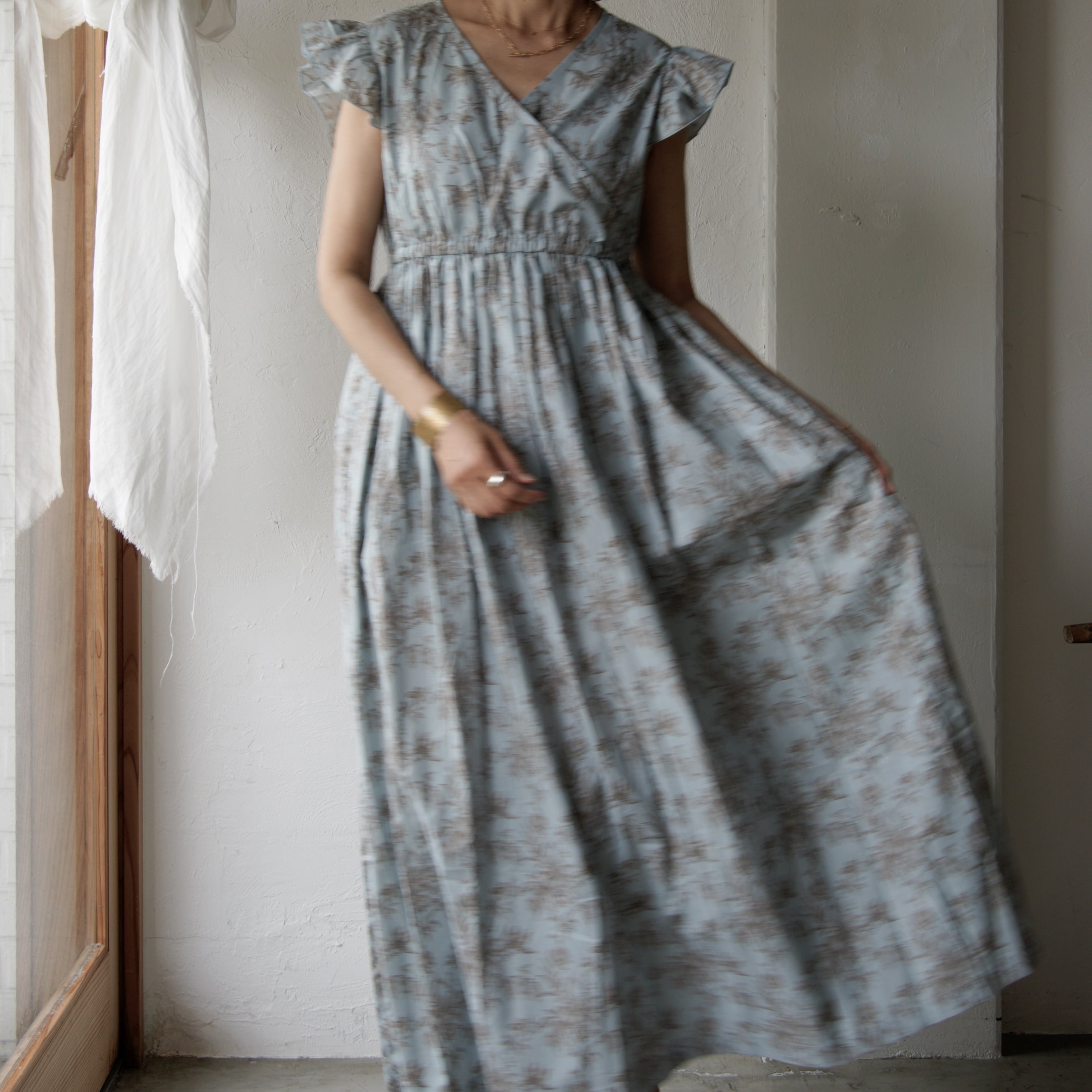 期間限定販売】アンティーク調フラワープリントワンピース（Frill