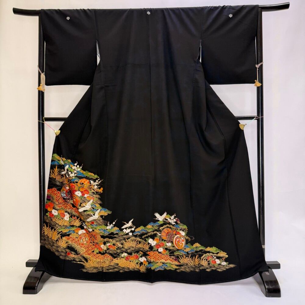 黒留袖 リサイクル着物 安い 裄66.2cm M size リメイク 中古 礼装 ポリエステル リユース 6202