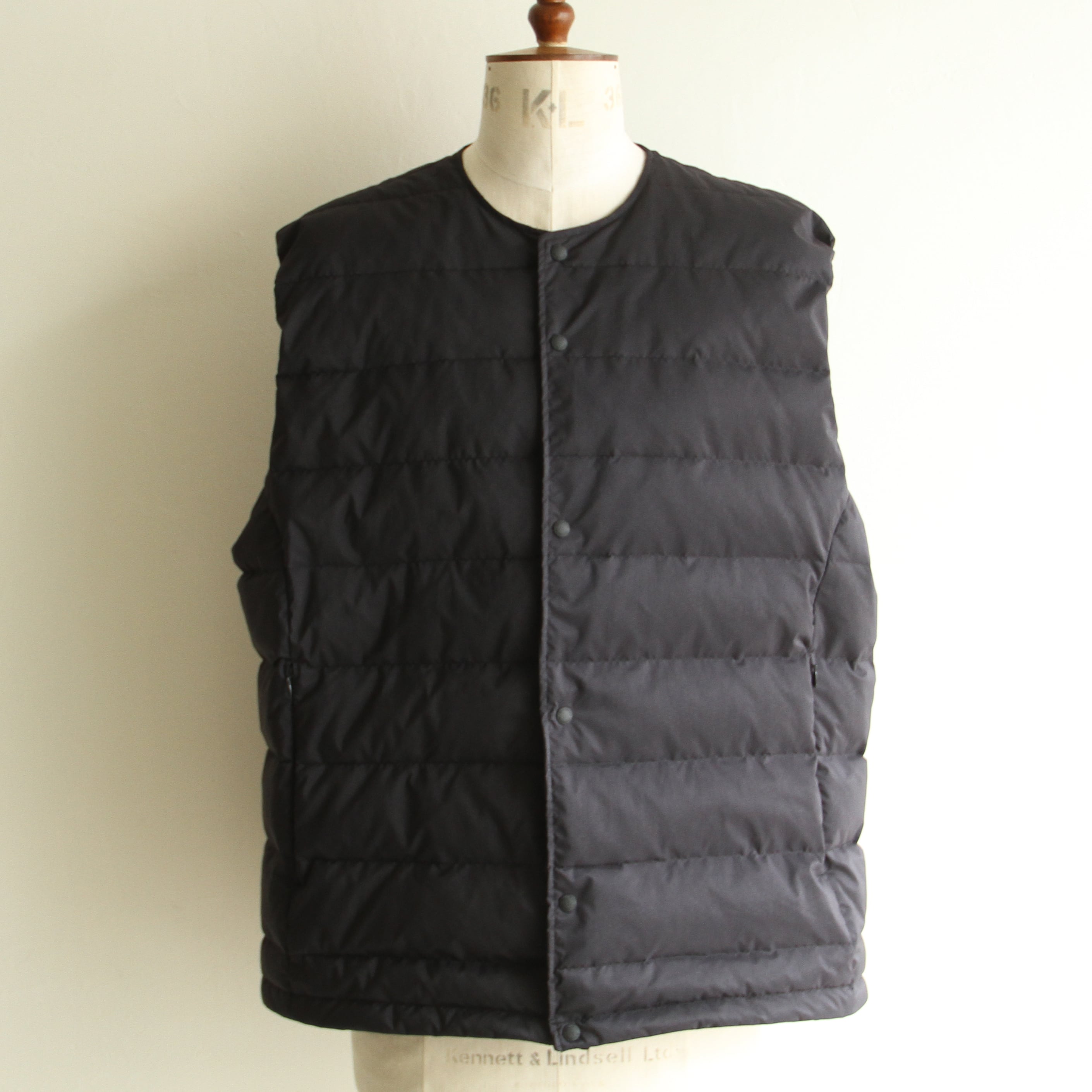 STAMMBAUM【 mens 】Lightweight filling down vest