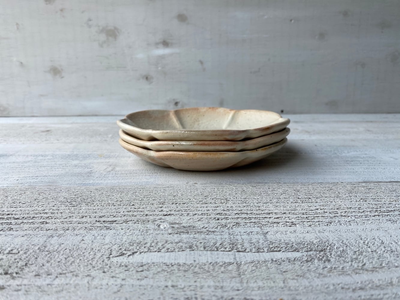 鉄散 輪花浅鉢 小 | 古谷製陶所