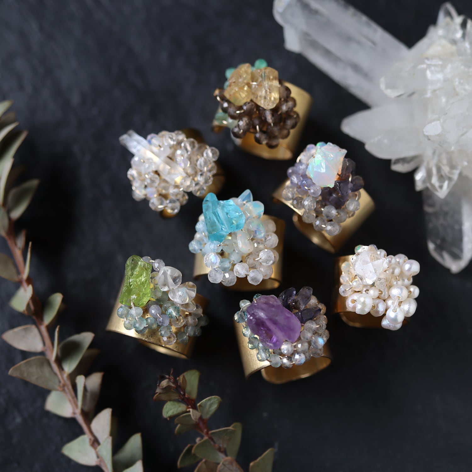 原石アメジストと鉱物結晶の真鍮幅広イヤーカフ | witch/花石:鉱物植物