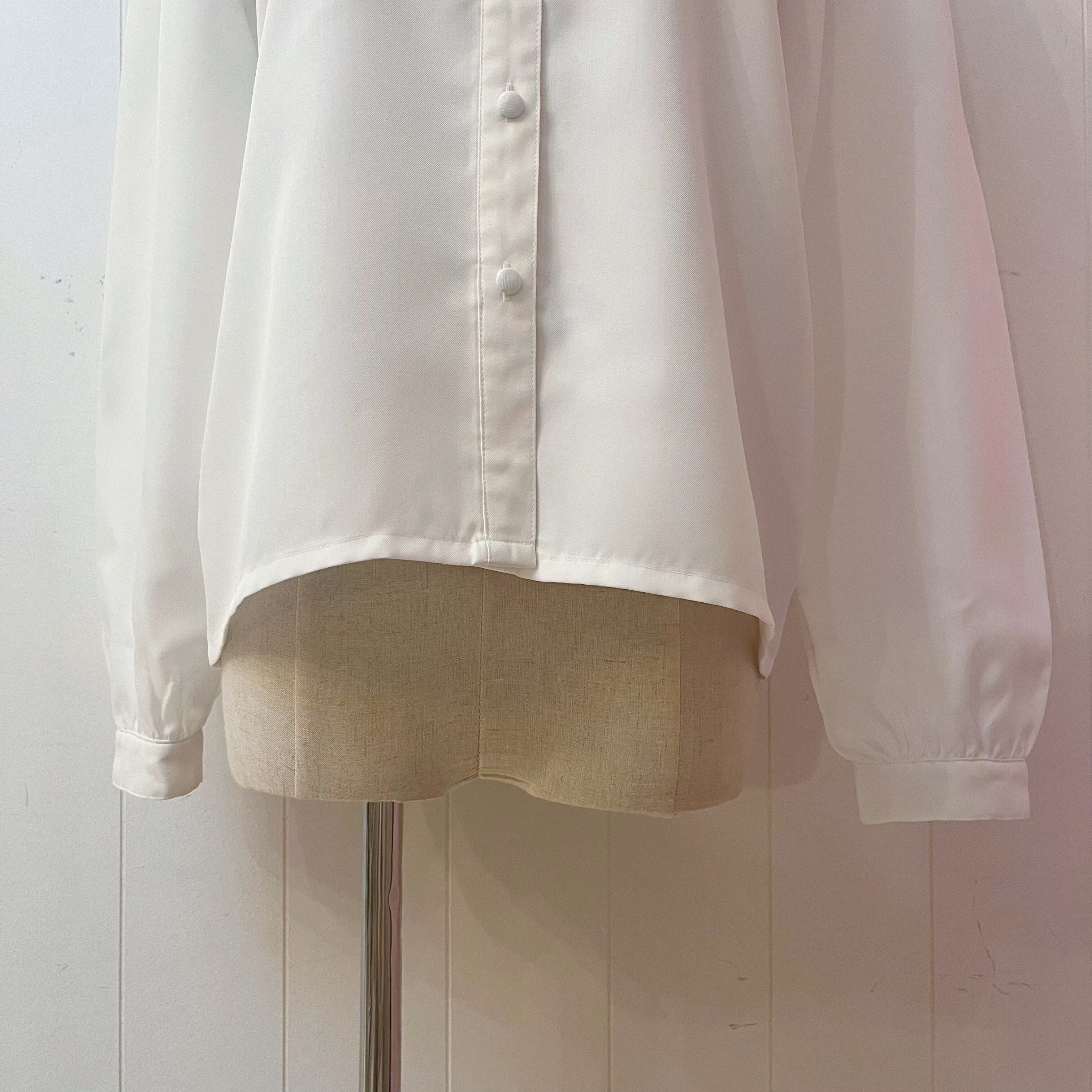 double round scallop white blouse