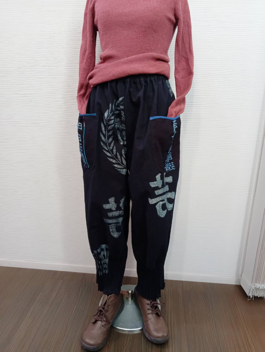 pa-9 藍染め印半纏ワイドパンツ 綿100％ | 古布・和布の創作服｜着物